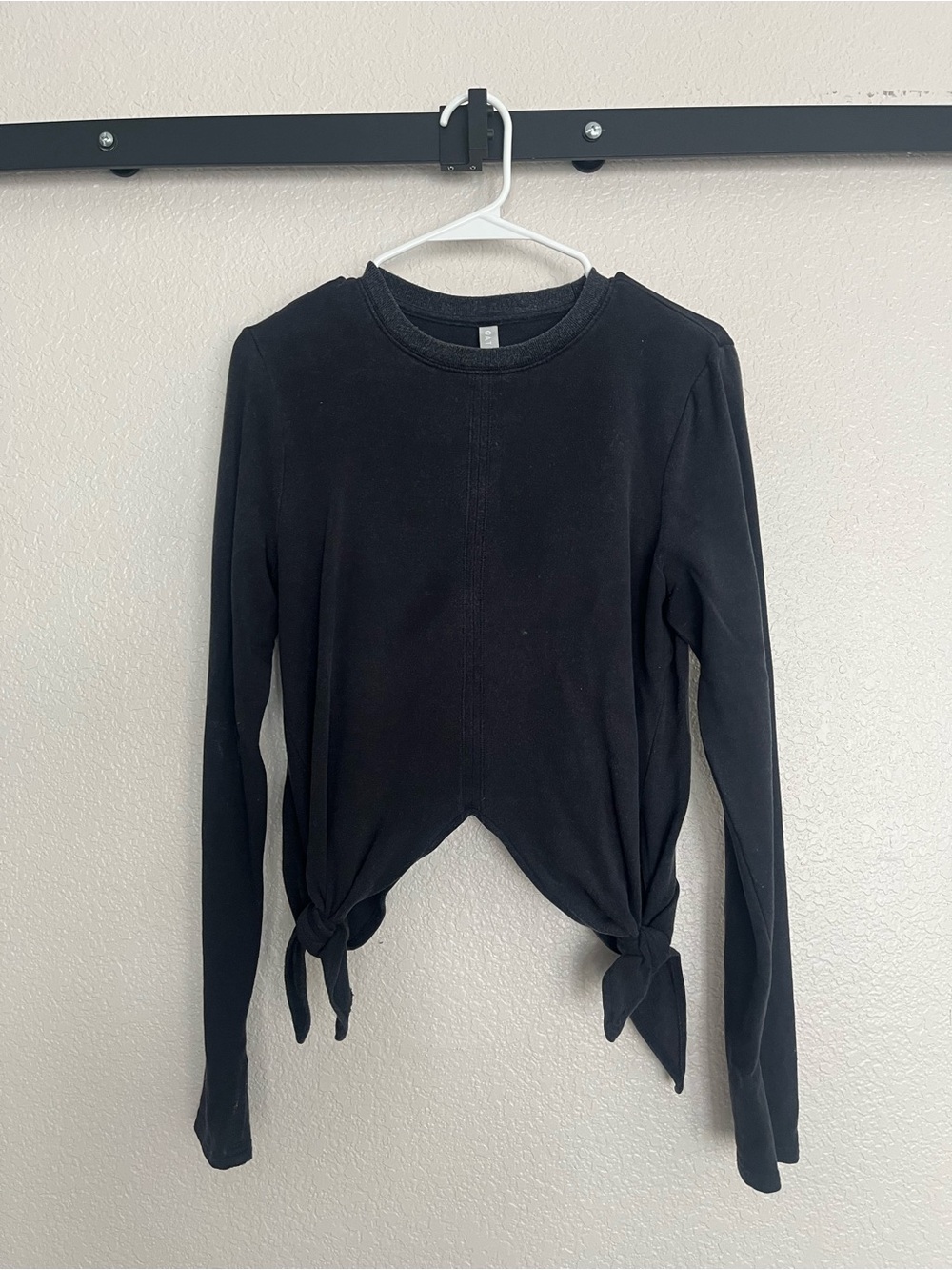 Athleta Black Long-Sleeve Tie-Hem Women's Top